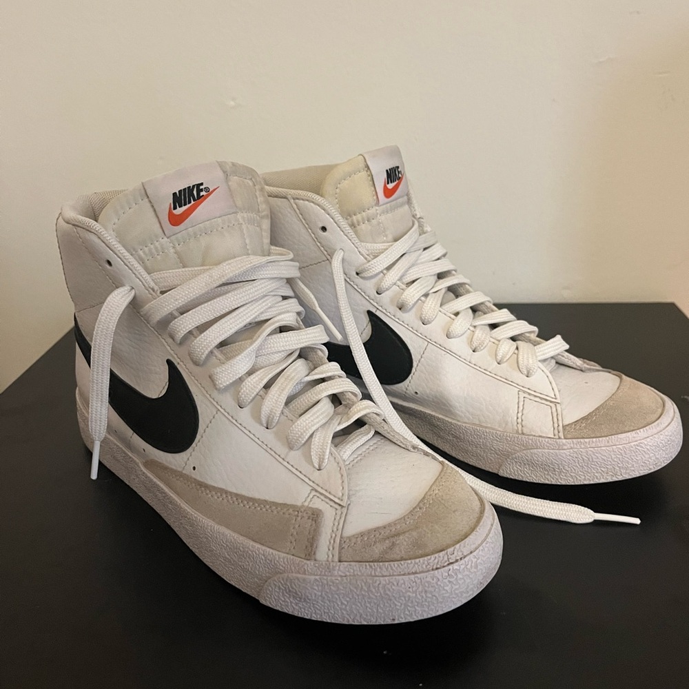 Nike White and Black High-Tops